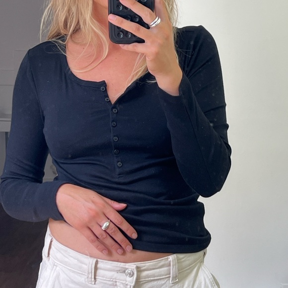 Black Henley long sleeve - Picture 2 of 4